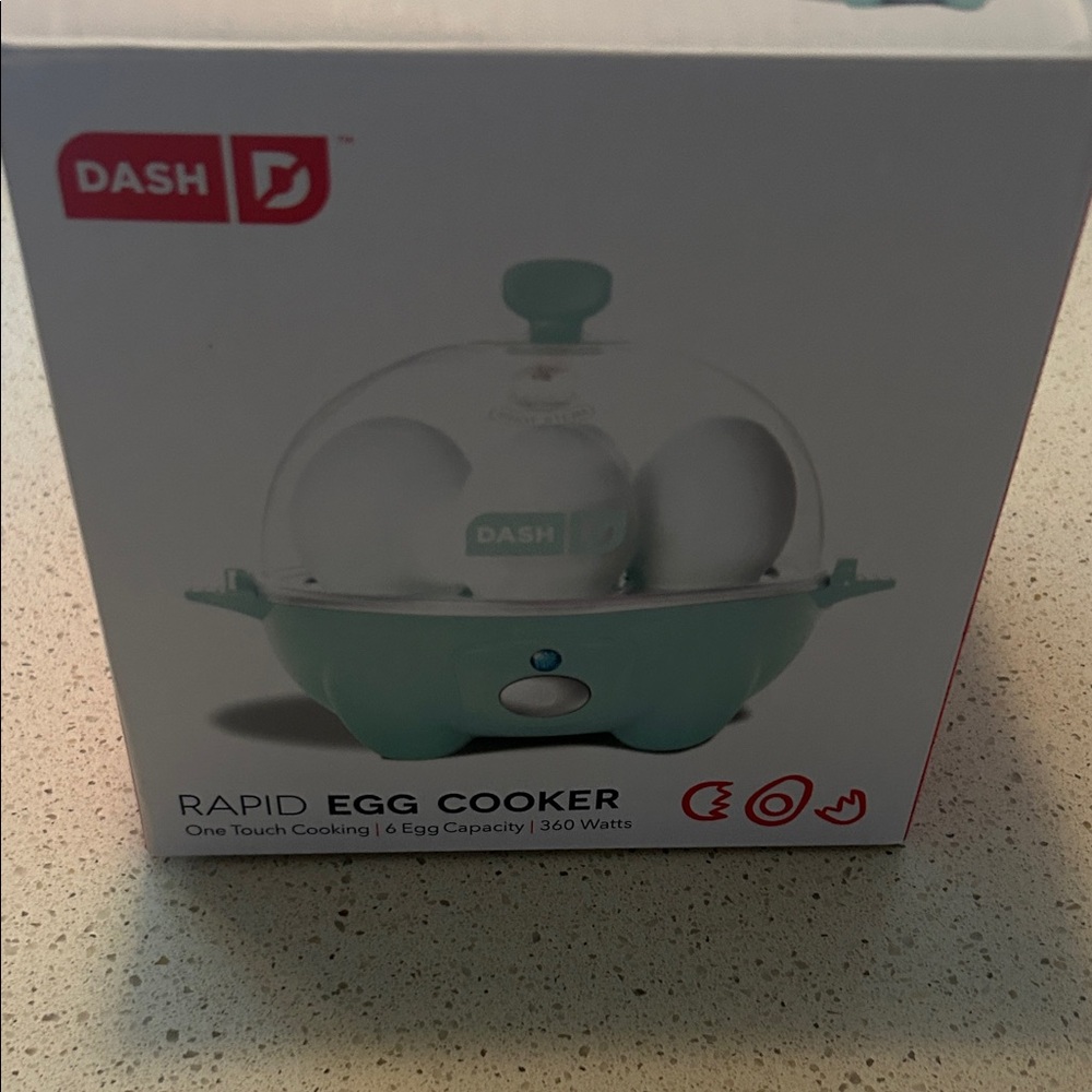 Dash Rapid Egg Cooker in Mint Green NIB